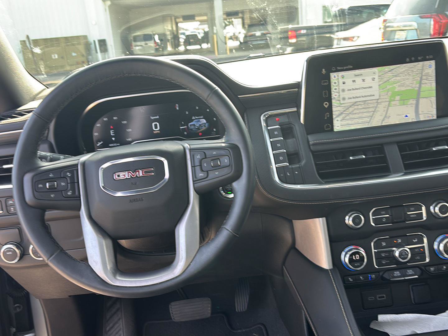 Used 2023 GMC Yukon SLT w/ SLT Premium Package RWD image 18