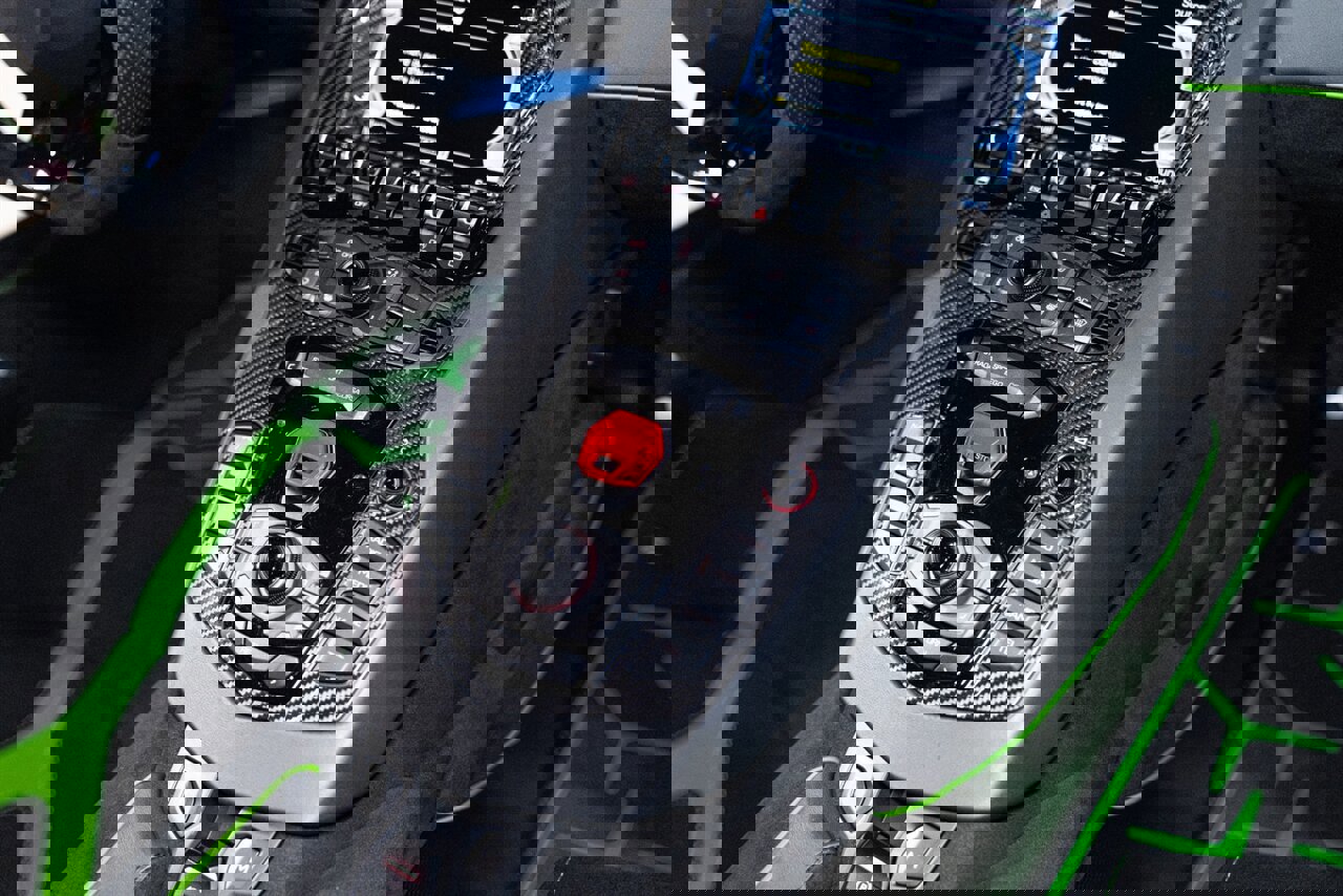 Used 2021 Lamborghini Aventador SVJ image 38