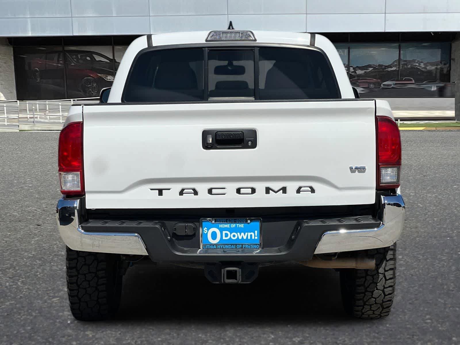 Used 2017 Toyota Tacoma SR5 w/ Tow Package RWD image 8