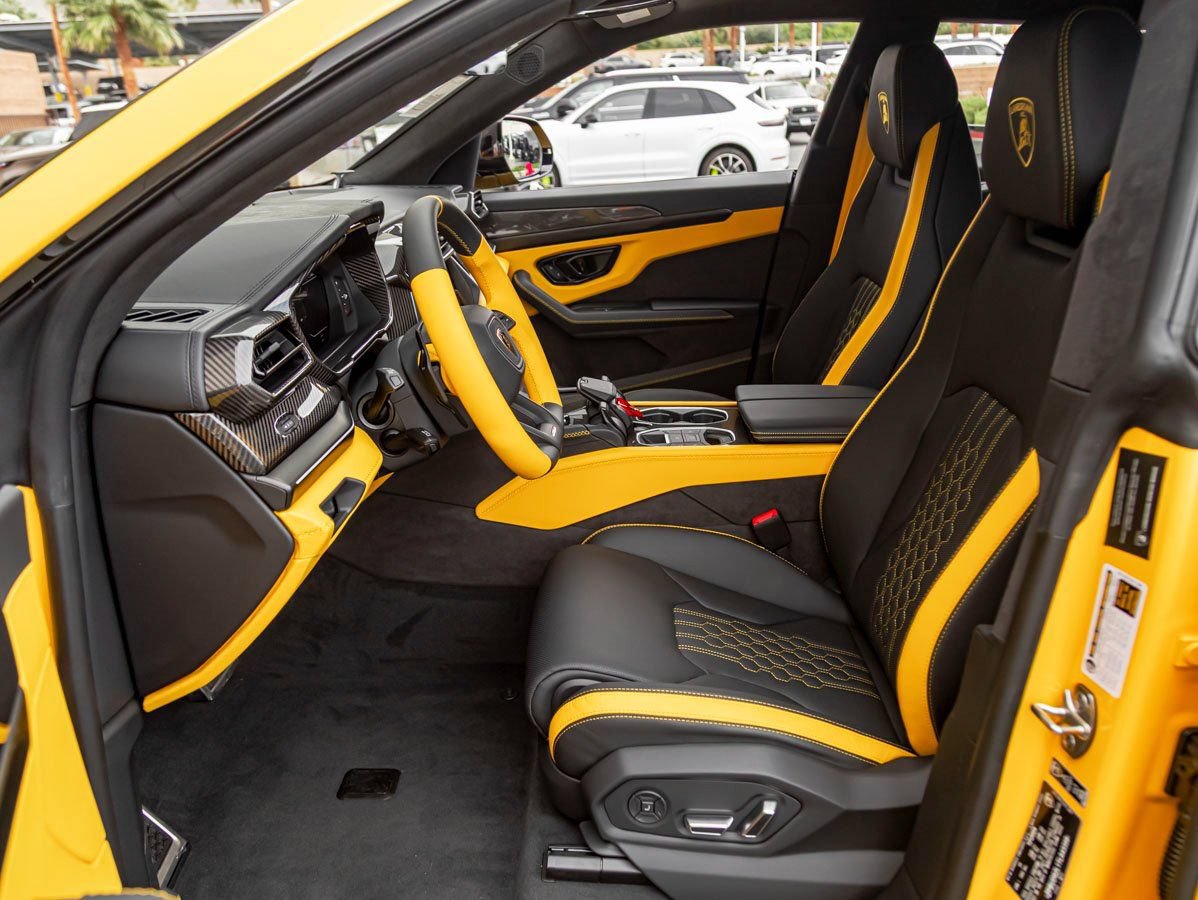 Used 2026 Lamborghini Urus SE AWD/4WD image 13