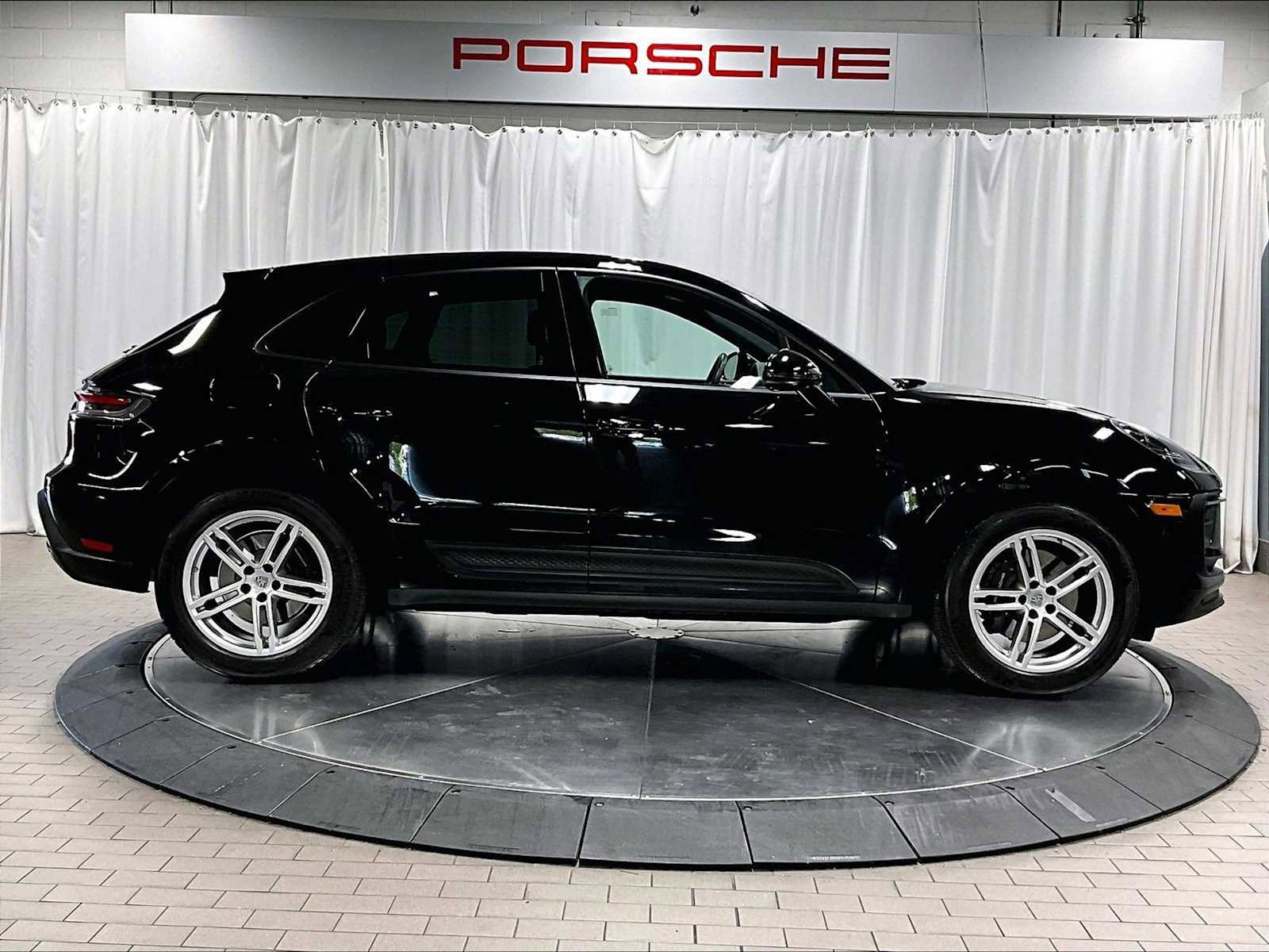 Used 2024 Porsche Macan AWD/4WD image 10