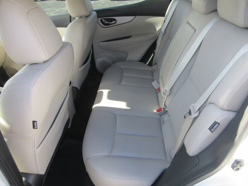 Used 2020 Nissan Rogue Sport SL image 15