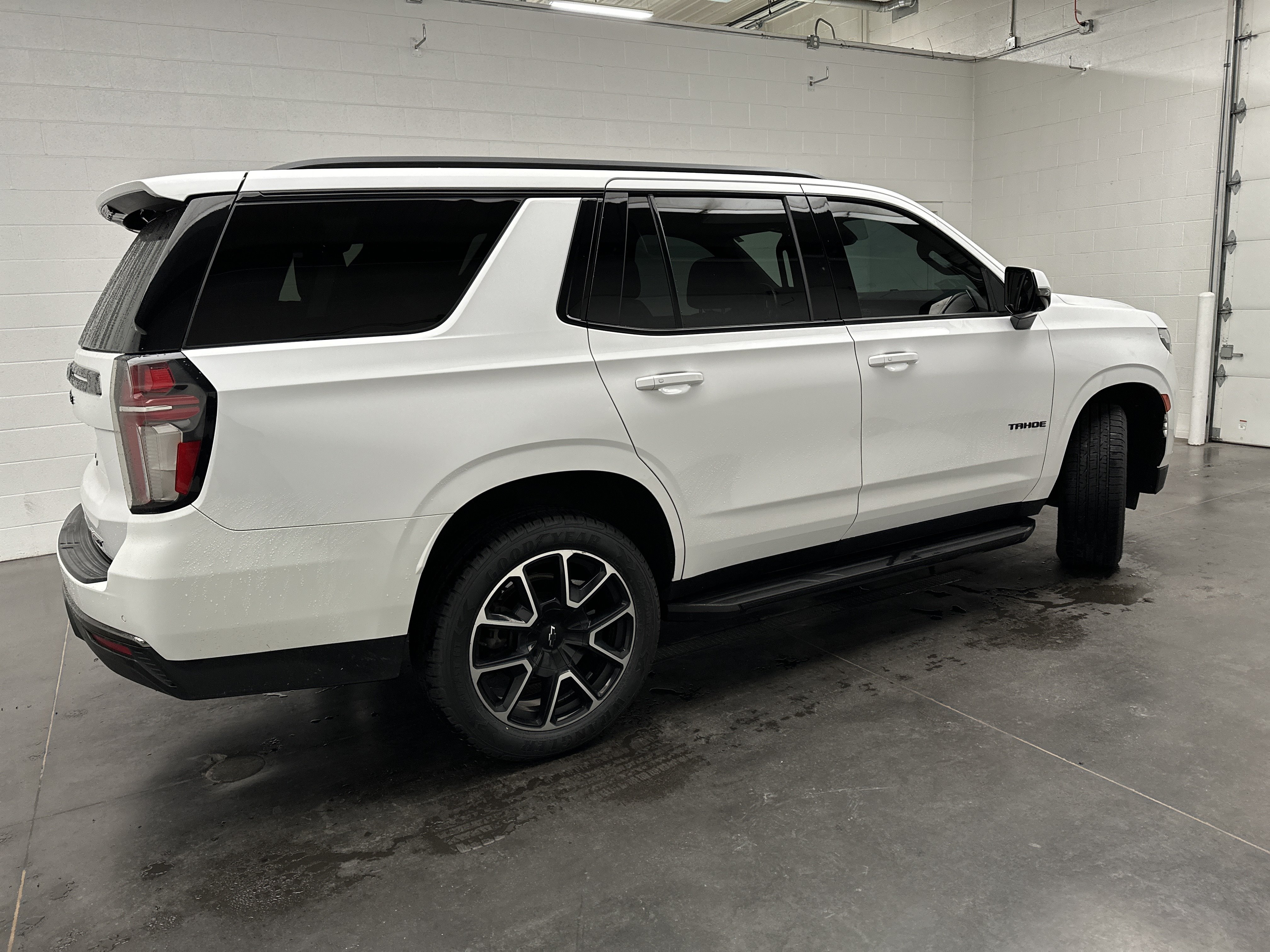 Used 2021 Chevrolet Tahoe RST w/ Luxury Package AWD/4WD image 10