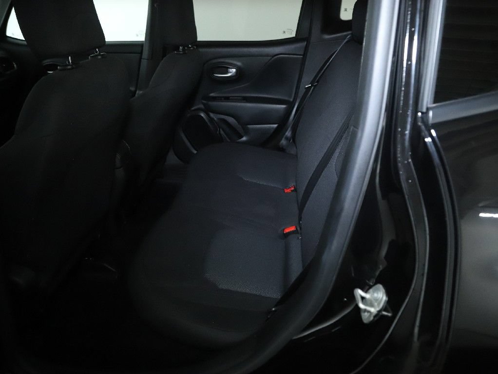 Used 2023 Jeep Renegade Latitude AWD/4WD image 14