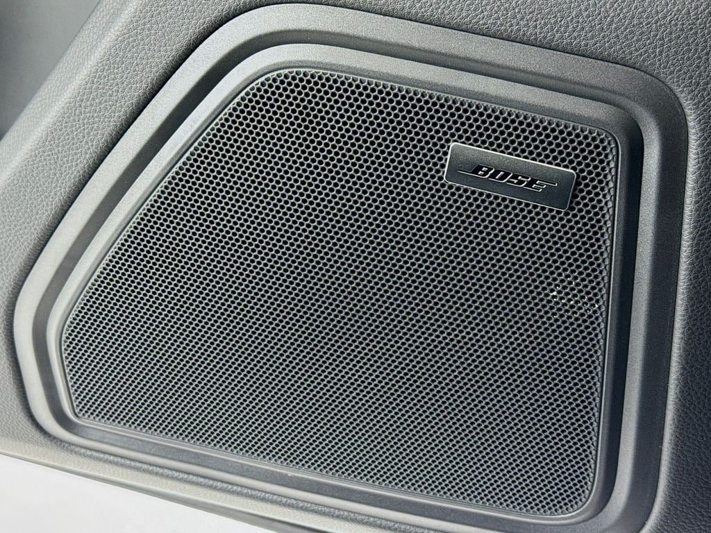 New 2026 Porsche Macan AWD/4WD image 12