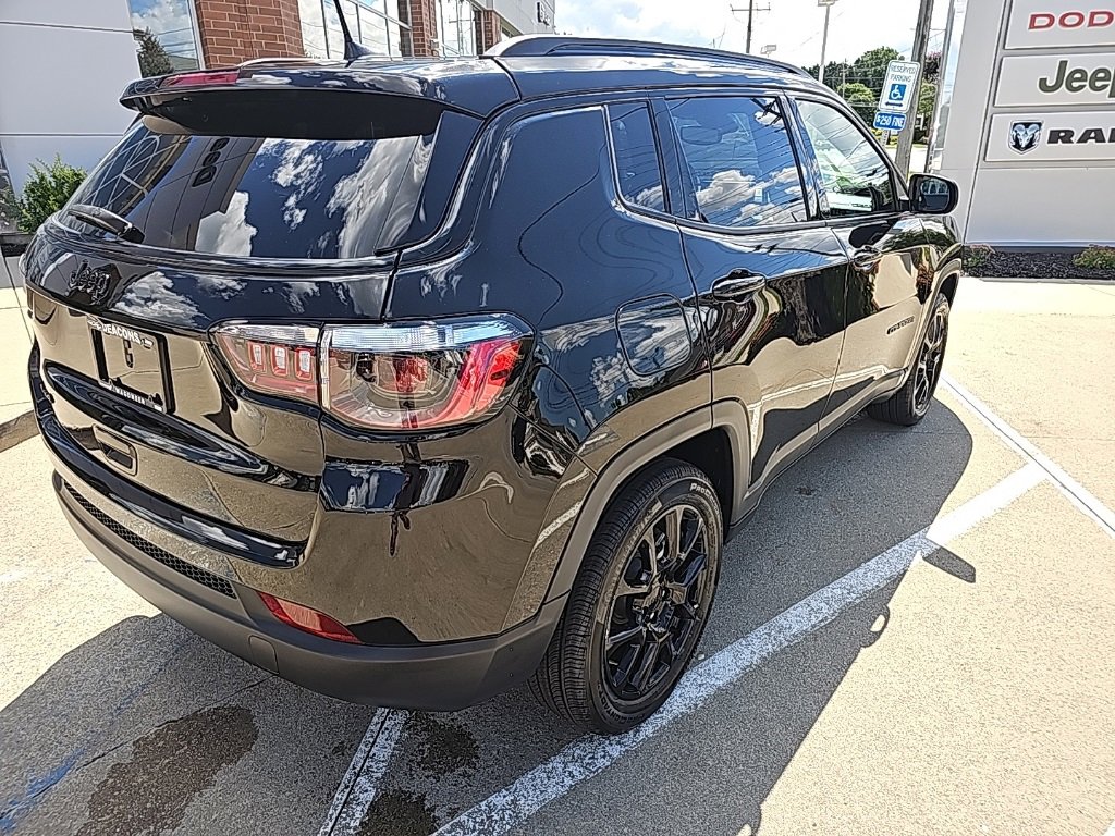 Certified 2022 Jeep Compass Altitude w/ Convenience Group image 14