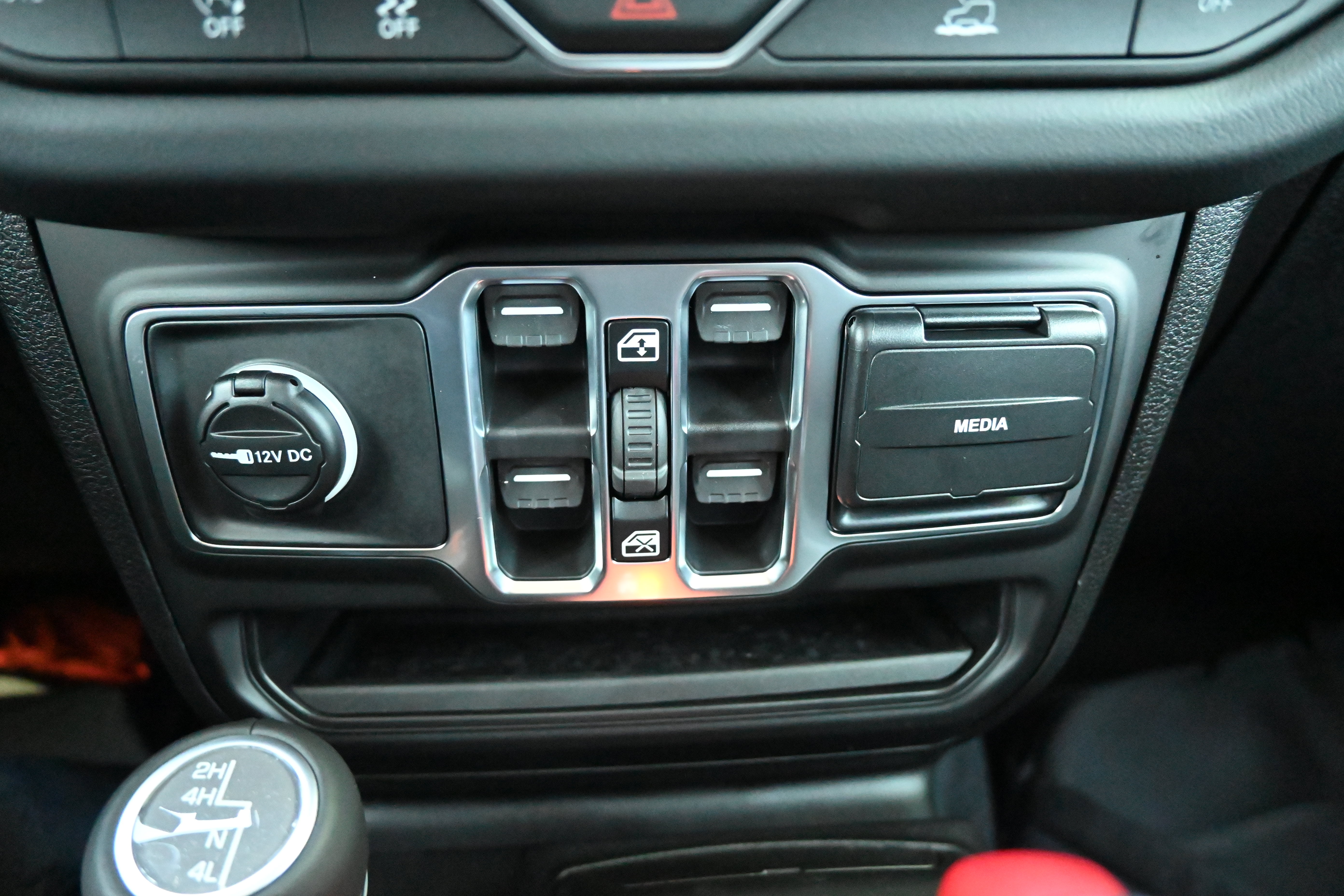 New 2026 Jeep Gladiator Sport AWD/4WD image 26