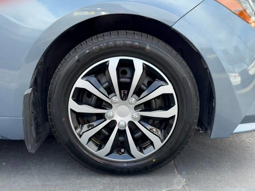 Used 2021 Toyota Corolla LE image 25