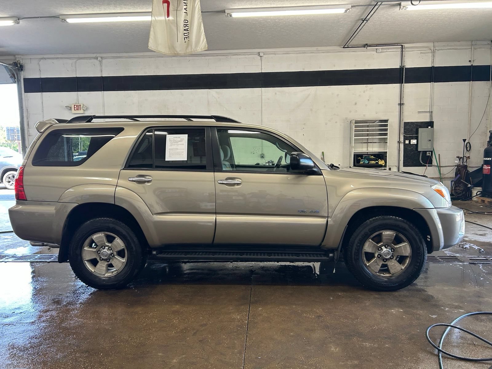 Used 2008 Toyota 4Runner SR5 AWD/4WD image 7