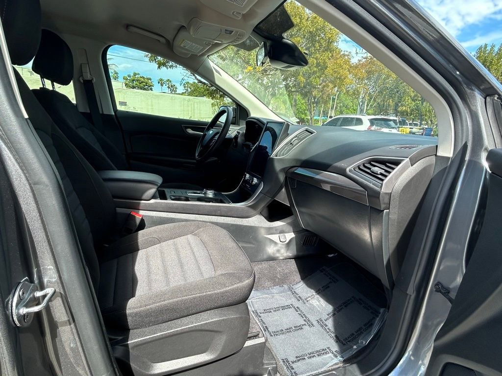 Used 2024 Ford Edge SE w/ Black Appearance Package image 30