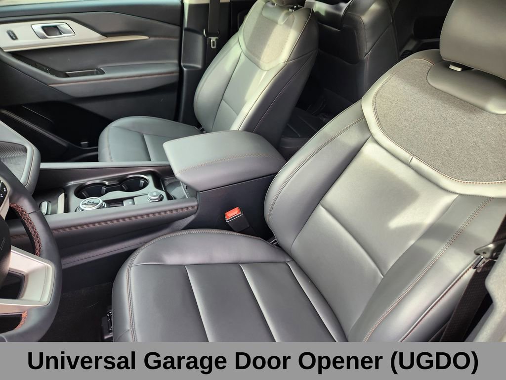 Used 2025 Ford Explorer Active w/ Active Comfort Package image 11