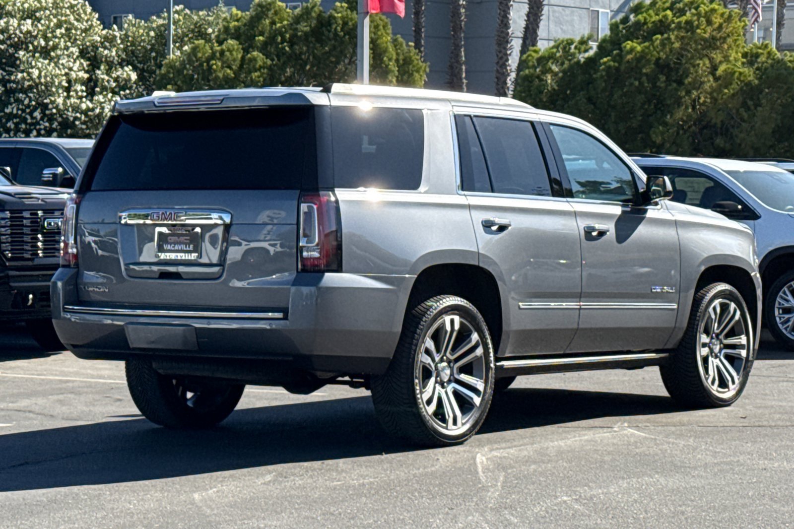 Used 2019 GMC Yukon Denali w/ Denali Ultimate Package AWD/4WD image 5