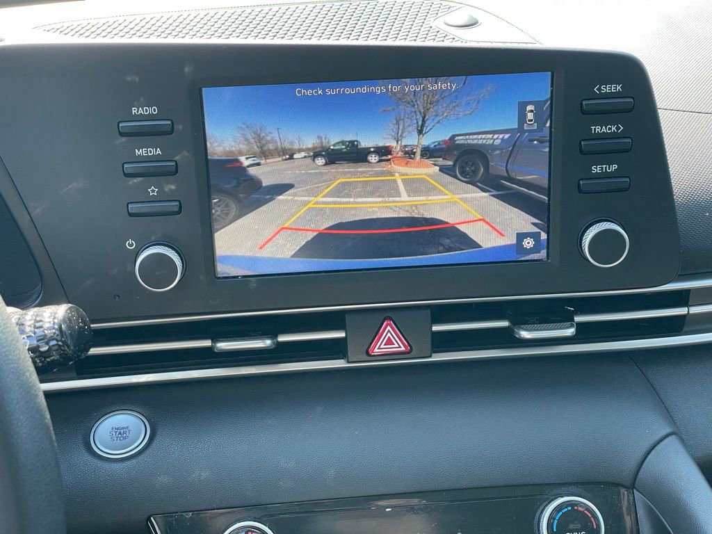 Used 2023 Hyundai Elantra SEL w/ Preferred Accessory Package image 19