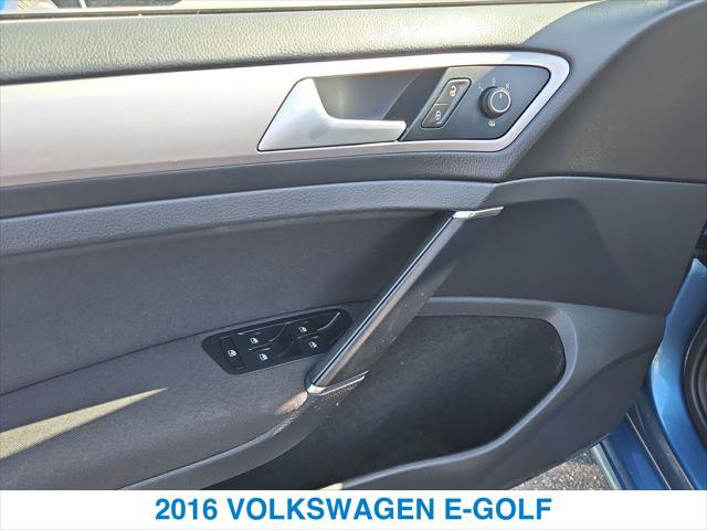 Used 2016 Volkswagen e-Golf SE w/ DC Fast Charging Package FWD image 12