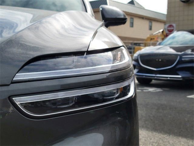 Used 2025 Genesis Electrified GV70 w/ Prestige Package AWD/4WD image 11