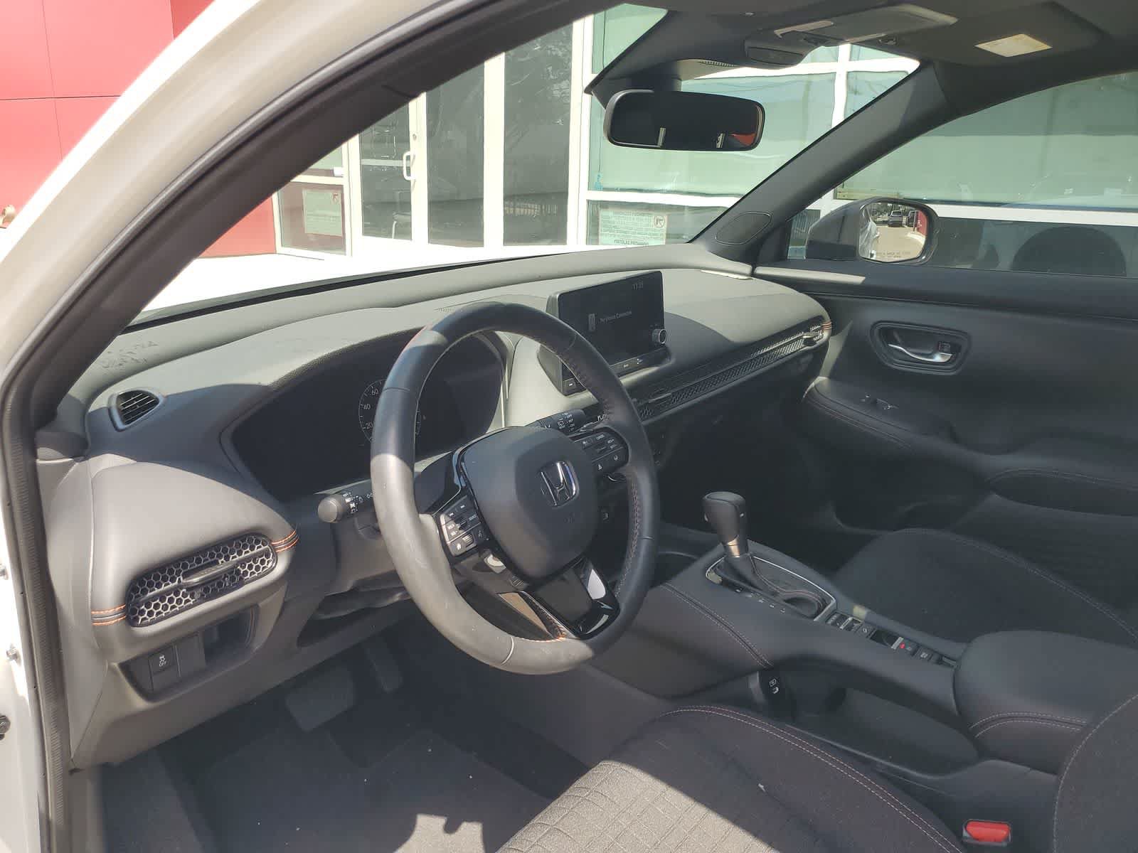 Used 2024 Honda HR-V Sport image 2