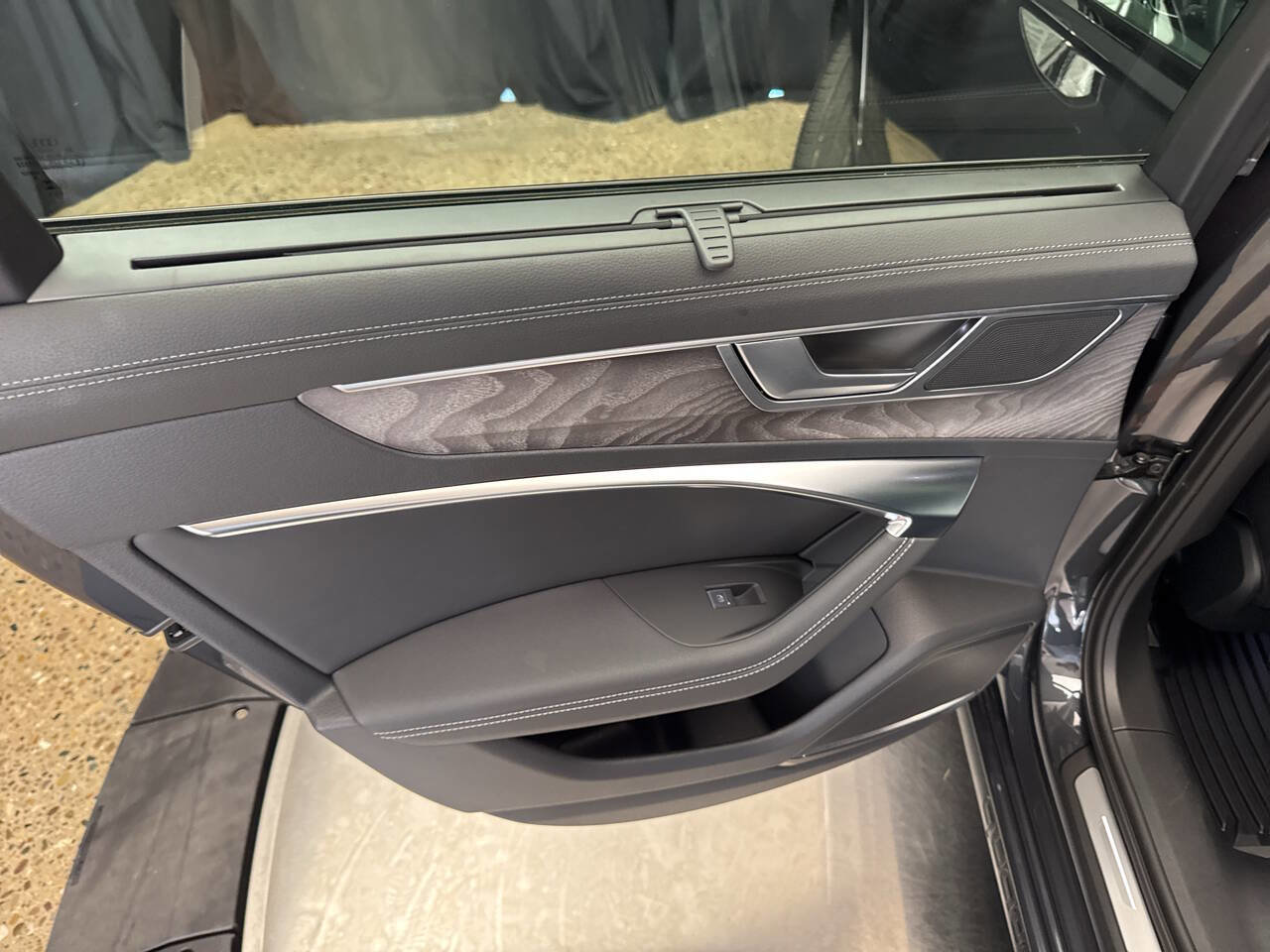 Used 2024 Audi A6 Premium Plus w/ Executive Package image 28