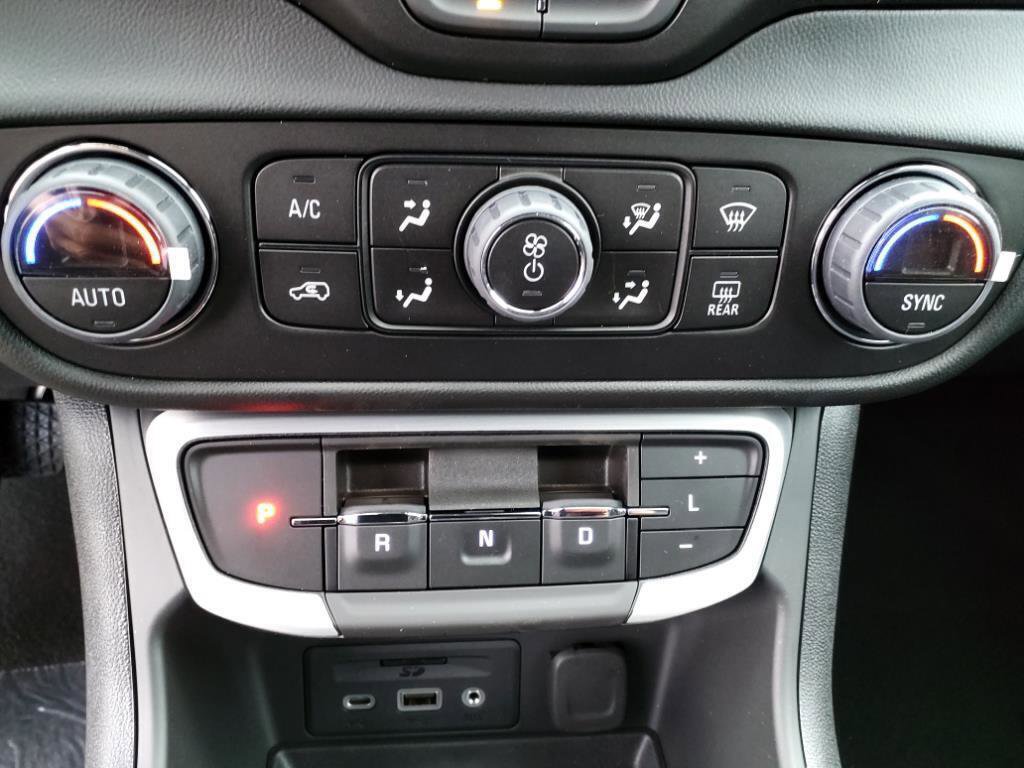 Certified 2022 GMC Terrain SLE w/ Driver Convenience Package image 14