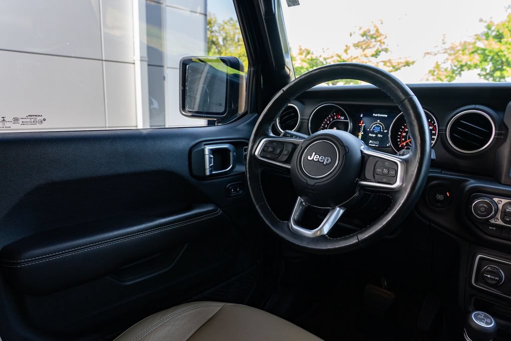 Used 2018 Jeep Wrangler Unlimited Sahara w/ Uconnect 4C Nav & Sound Group AWD/4WD image 12