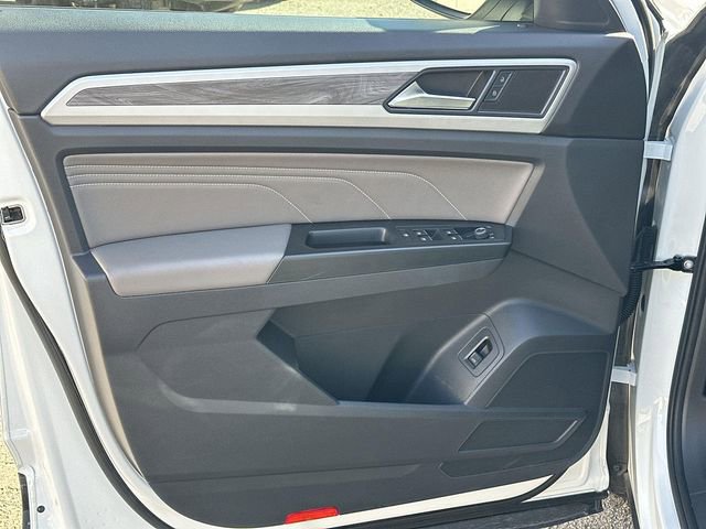 Used 2021 Volkswagen Atlas Cross Sport SE w/ Panoramic Sunroof Package image 21