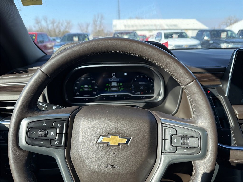 Certified 2022 Chevrolet Suburban LT w/ Luxury Package image 3