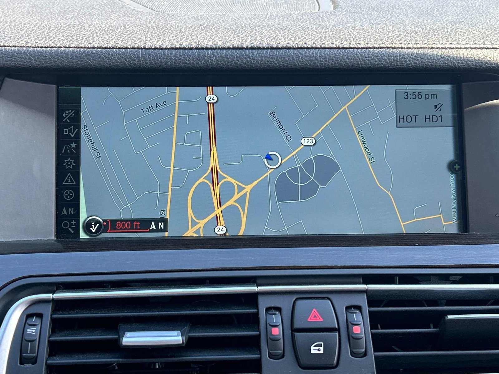 Used 2011 BMW 750i xDrive AWD/4WD image 30