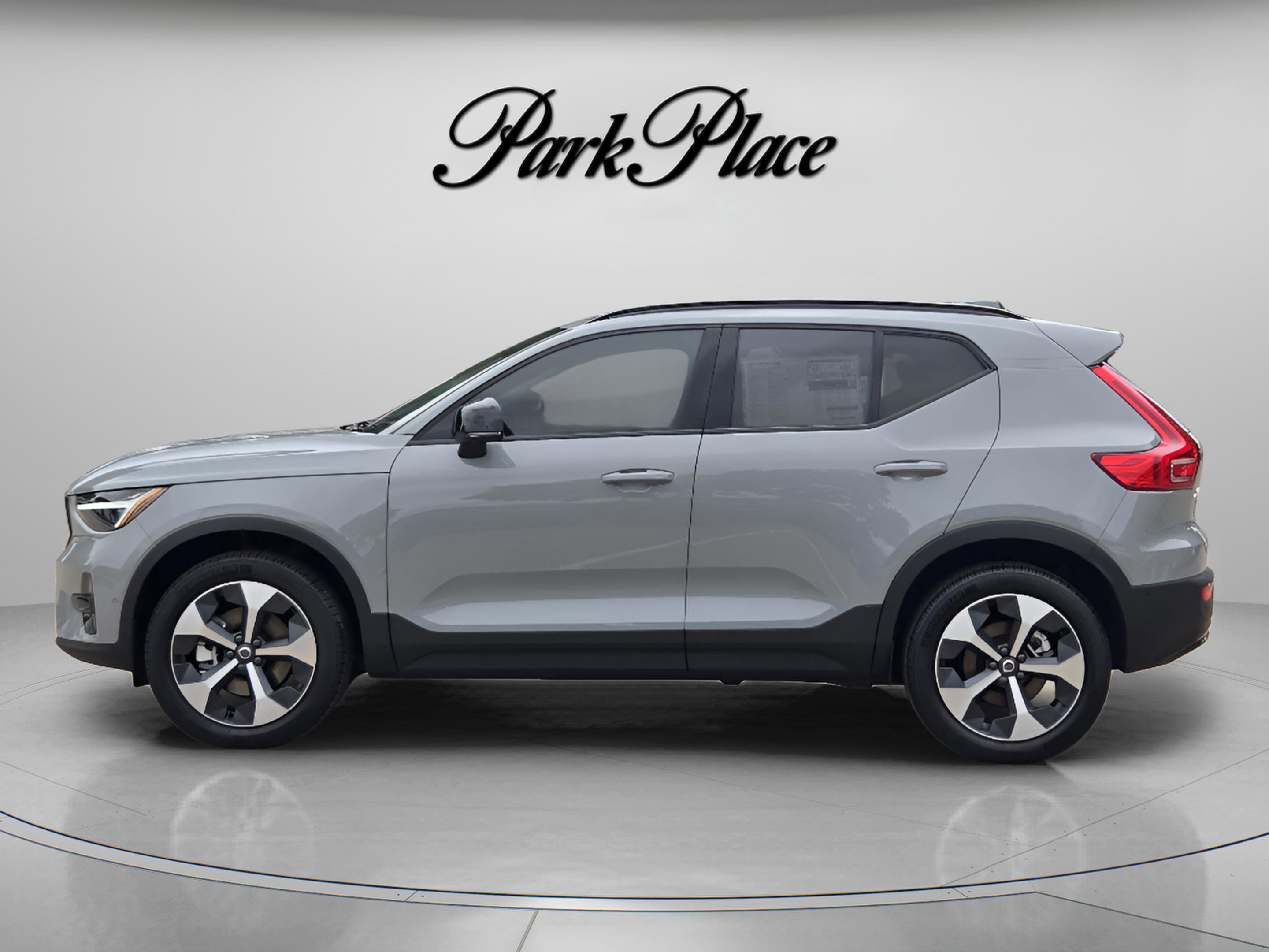 New 2026 Volvo XC40 B5 Plus w/ Protection Package Premier AWD/4WD video 2