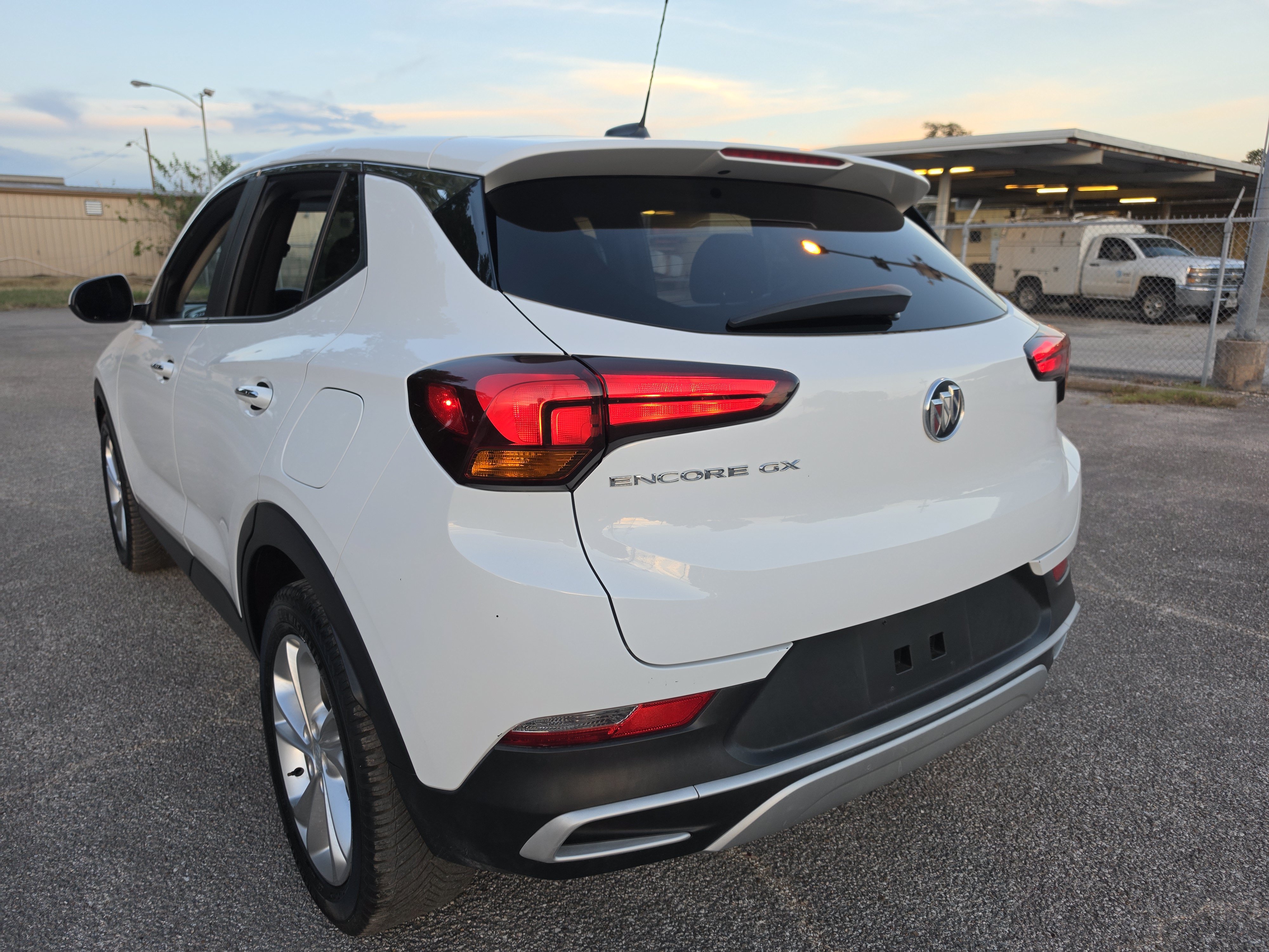 Used 2020 Buick Encore GX Preferred w/ Cold Weather Comfort Package FWD image 6