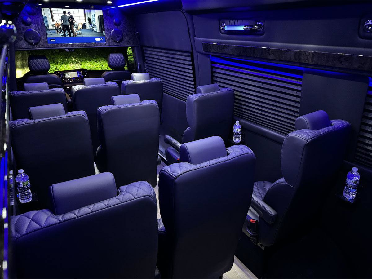Used 2024 Mercedes-Benz Sprinter 3500 image 23