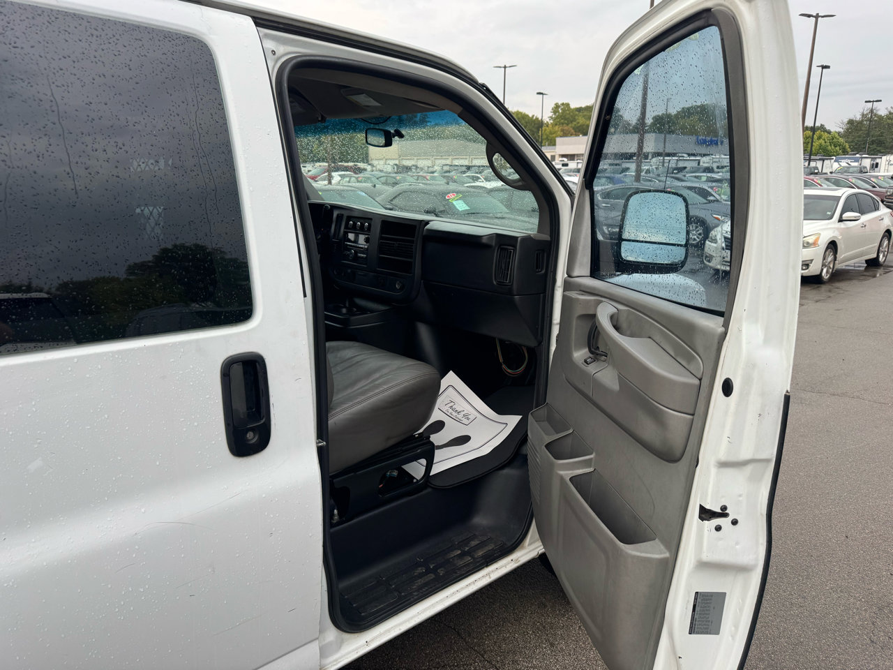 Used 2011 Chevrolet Express 1500 AWD w/ Power Package image 9