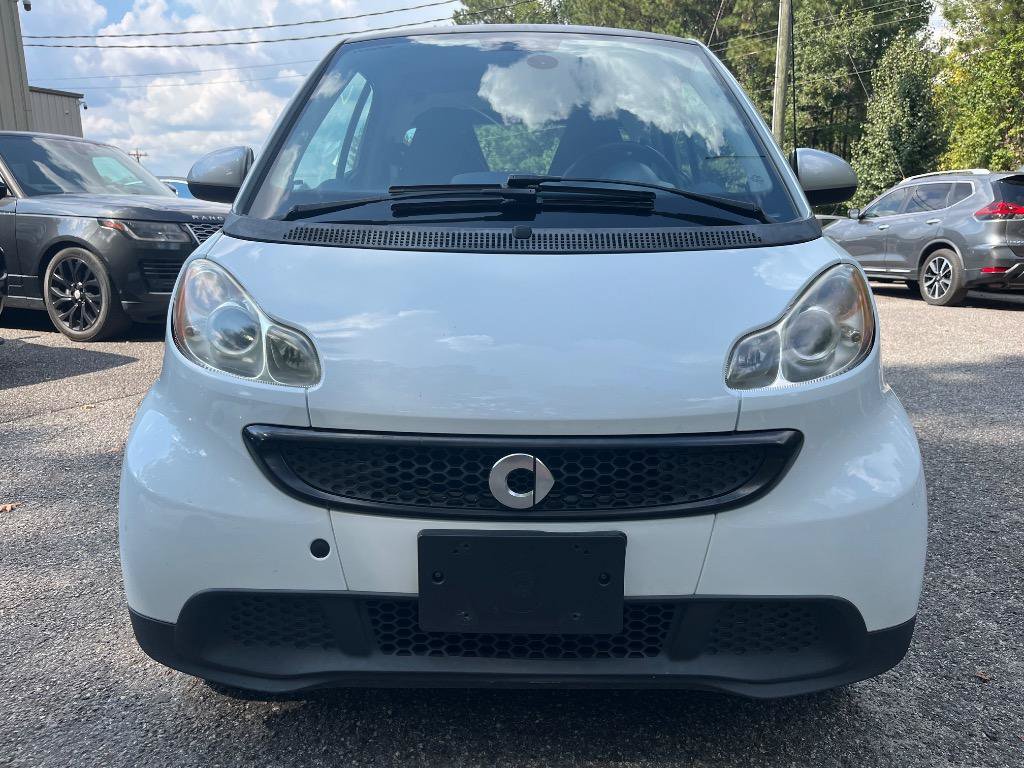 Used 2014 smart fortwo pure RWD image 2