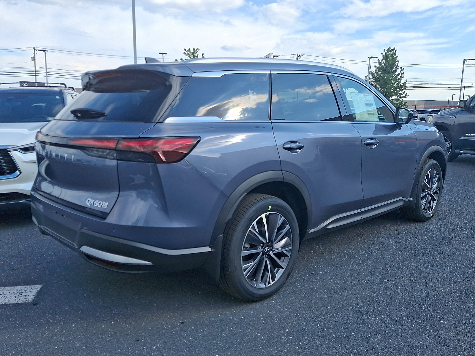 New 2027 INFINITI QX60 Luxe w/ Cargo Package AWD/4WD image 4