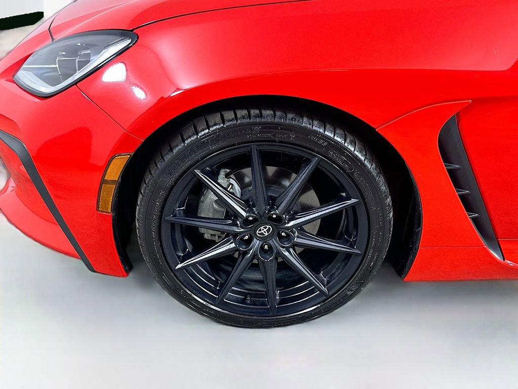 Used 2025 Toyota GR86 Premium RWD image 8