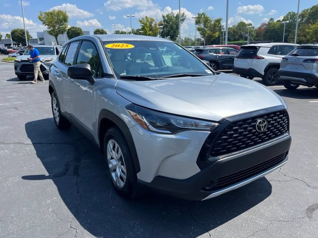 Used 2025 Toyota Corolla Cross L FWD image 4