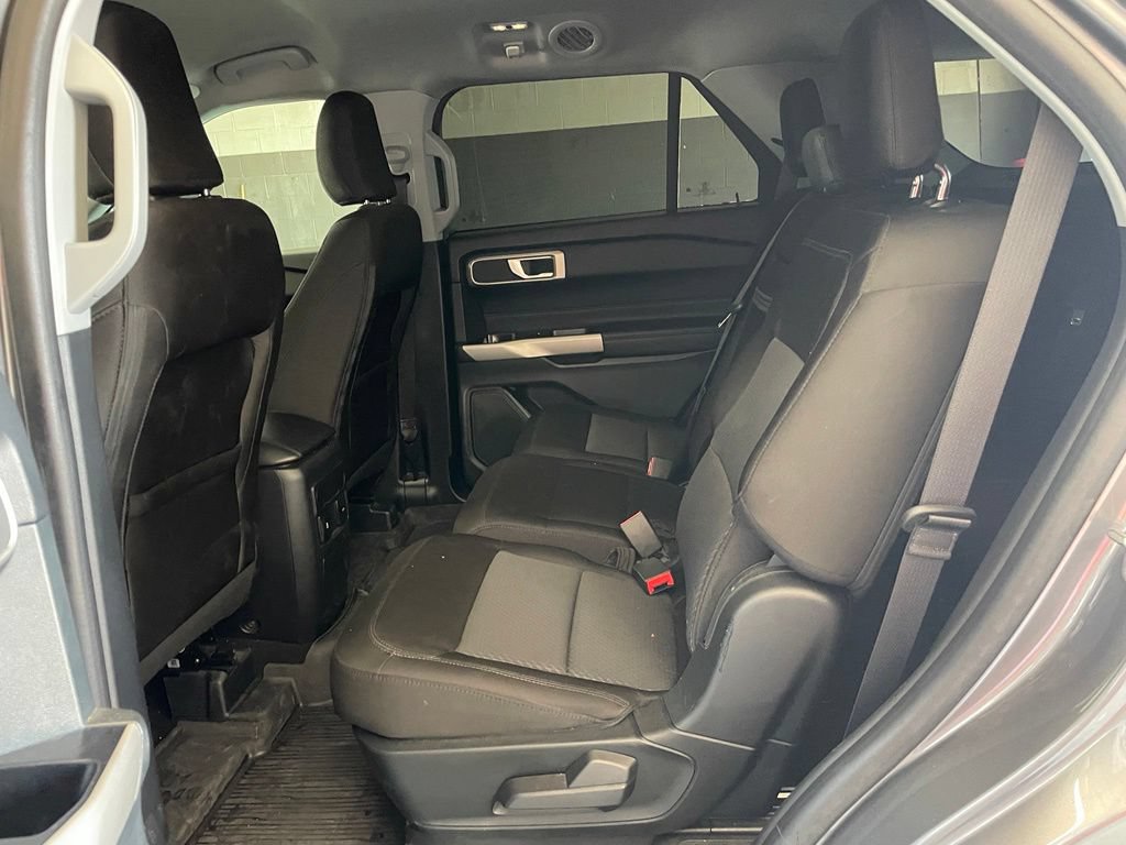 Used 2024 Ford Explorer XLT RWD image 16