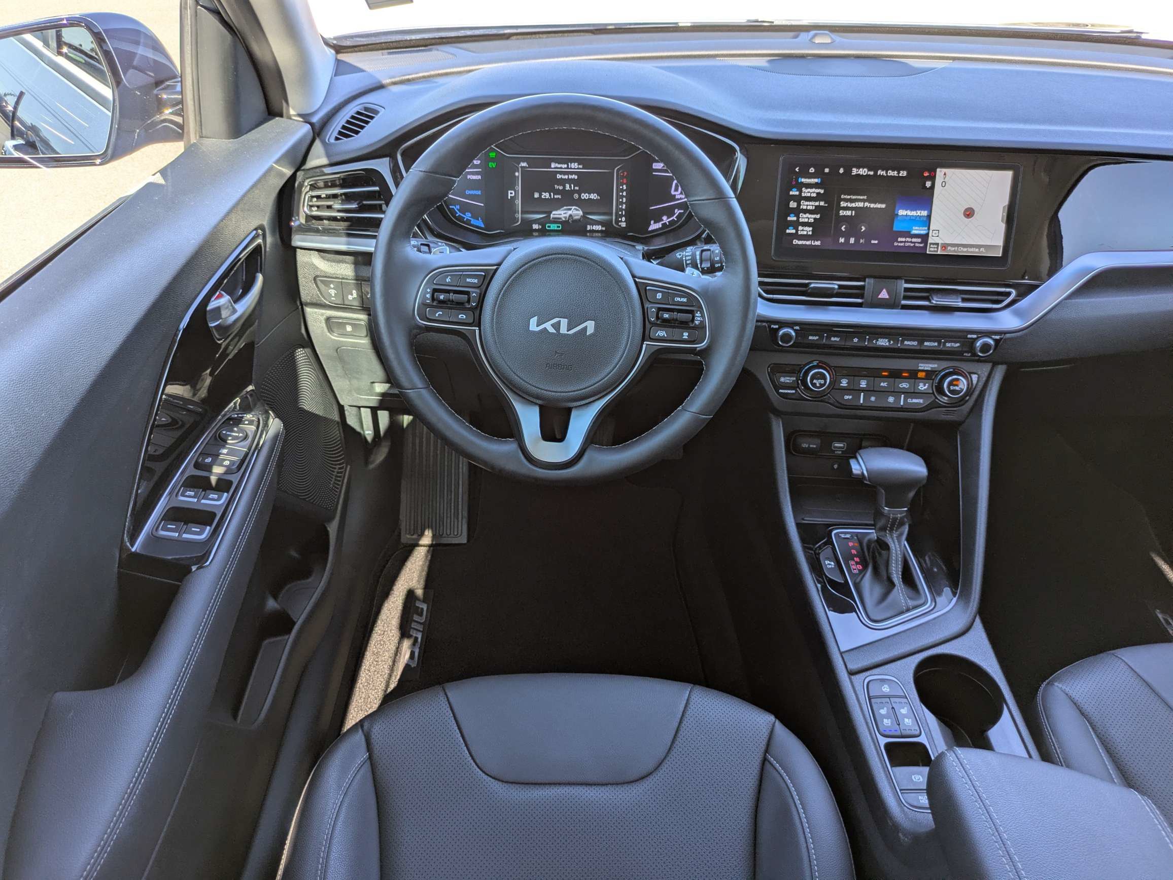 Used 2022 Kia Niro EX Premium FWD image 16
