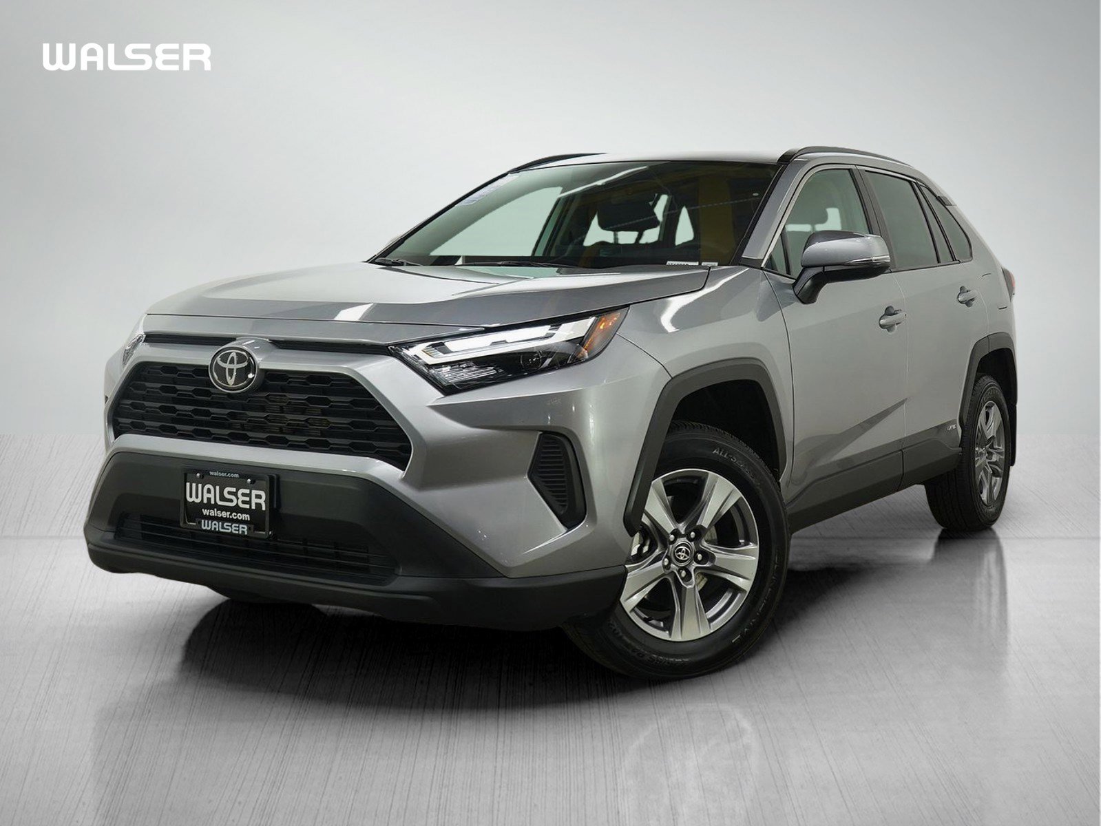 Used 2025 Toyota RAV4 XLE image 1