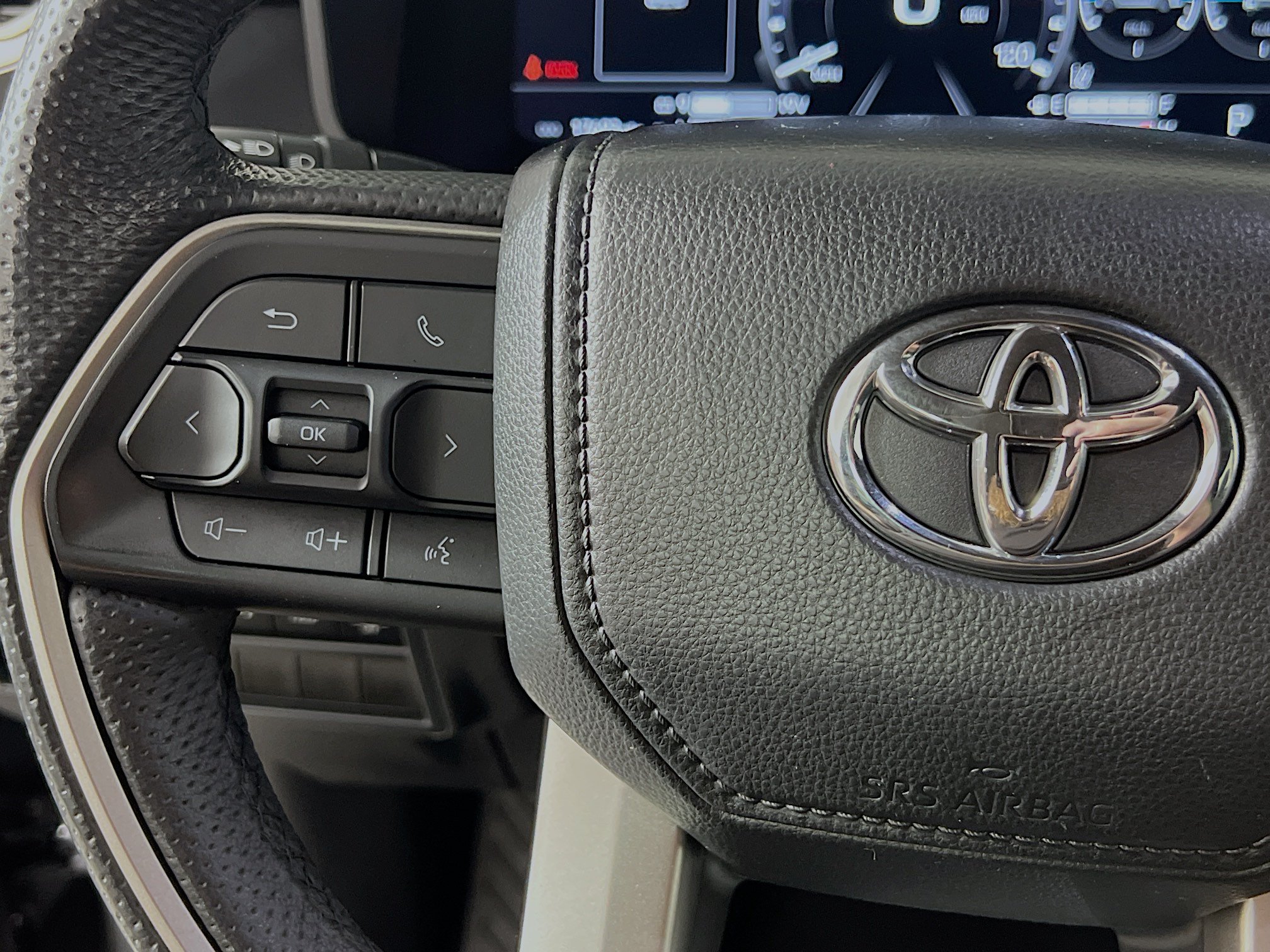 Used 2025 Toyota Tundra Limited w/ TRD Off-Road Package AWD/4WD image 18