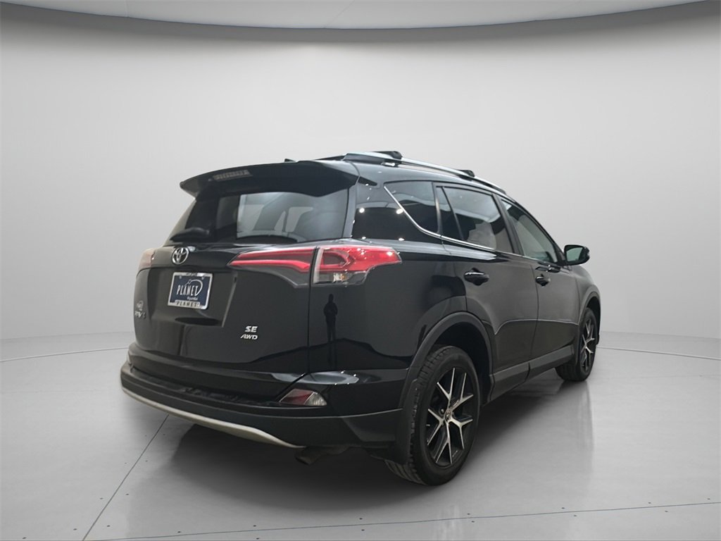 Used 2016 Toyota RAV4 SE image 7