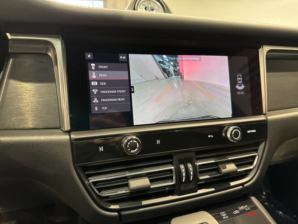 Used 2025 Porsche Macan GTS image 27