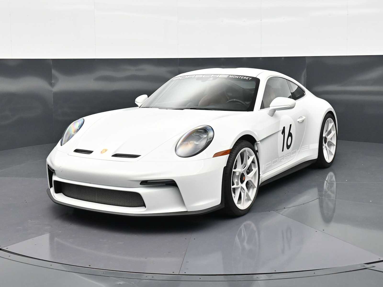 Certified 2024 Porsche 911 GT3 RS RWD image 1