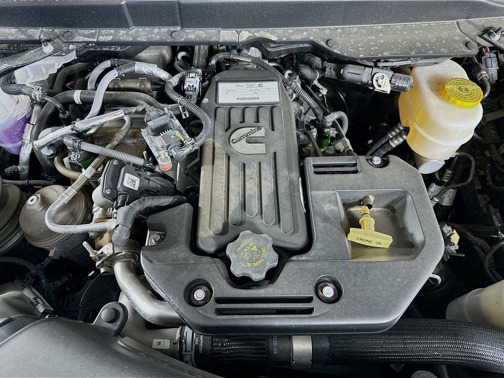 New 2026 RAM 2500 Laramie AWD/4WD image 18