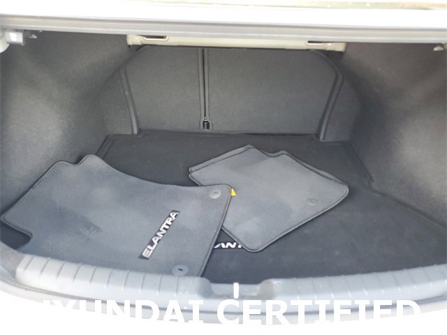Used 2017 Hyundai Elantra SE image 9