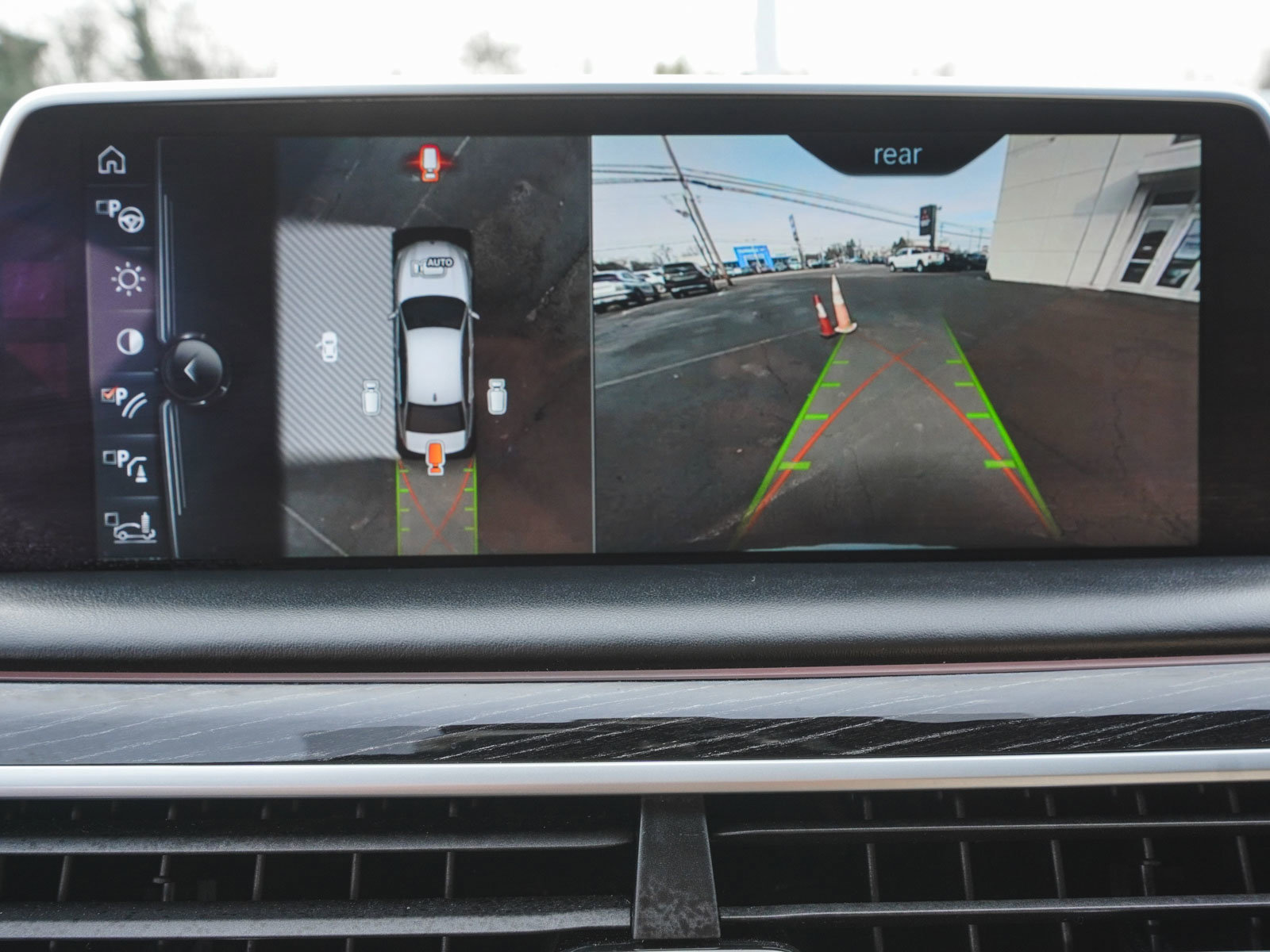 Used 2017 BMW 740i image 17