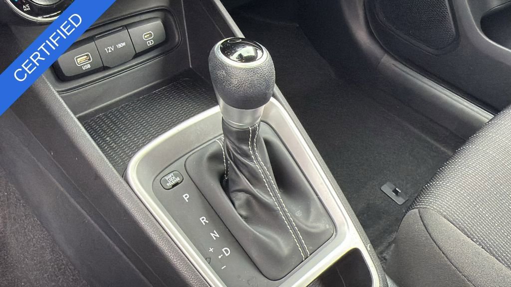 Used 2023 Hyundai Venue SE image 18