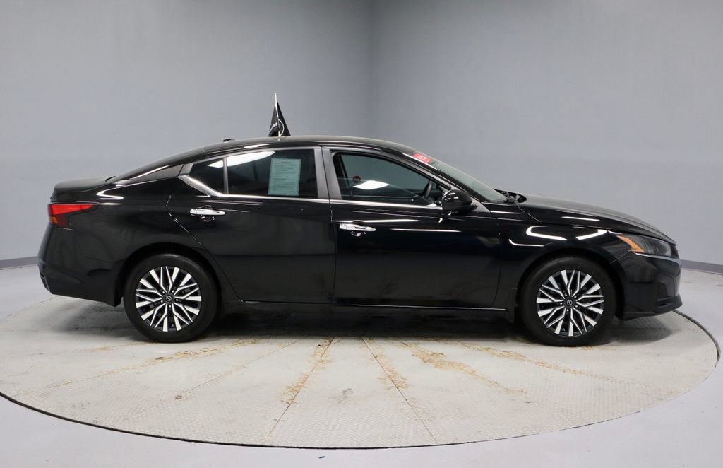 Certified 2023 Nissan Altima 2.5 SV AWD/4WD image 5