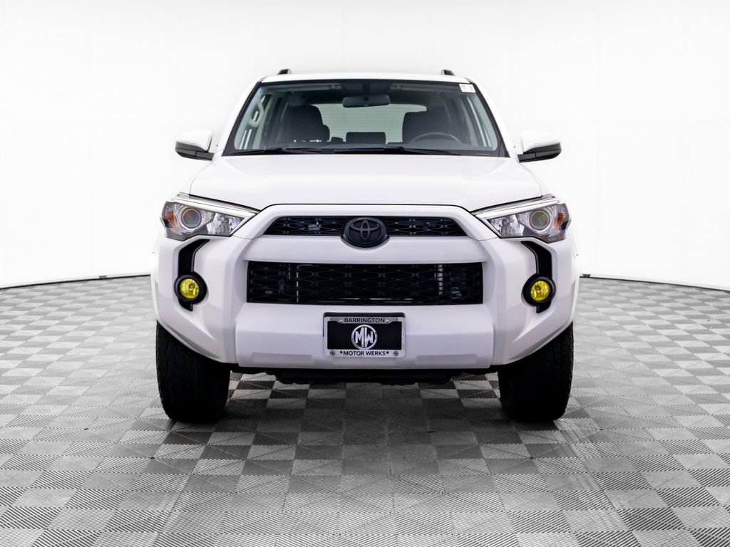 Used 2019 Toyota 4Runner SR5 AWD/4WD image 10