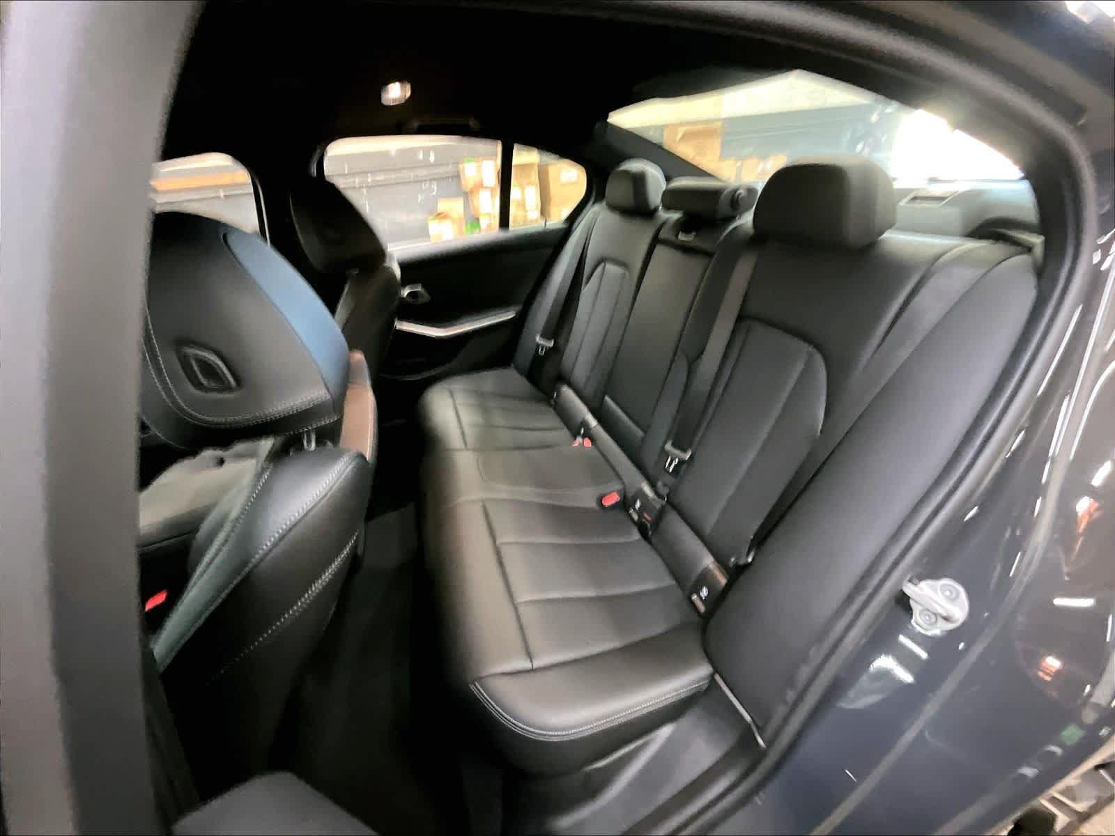 Used 2026 BMW 330i Sedan w/ Premium Package RWD image 29