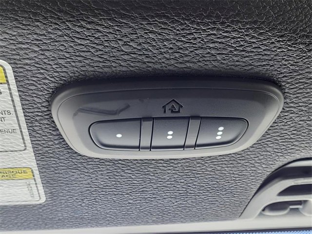 Used 2020 Jeep Wrangler Unlimited Sahara image 19