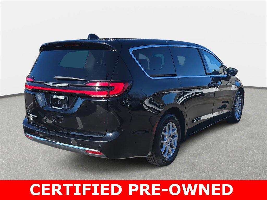 Used 2024 Chrysler Pacifica Touring-L image 5